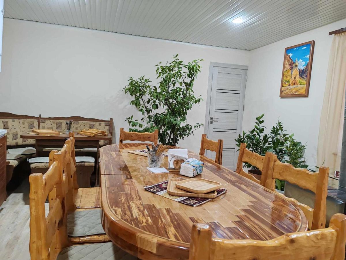 Hotel Sun House à Yeghegnadzor Extérieur photo